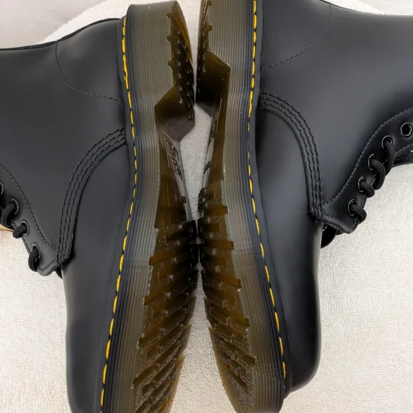 Dr. Martens 1460 Smooth Leather Black 8 Eye Boots Women’s US 9 / Men’s US 8 NEW - Picture 4 of 9